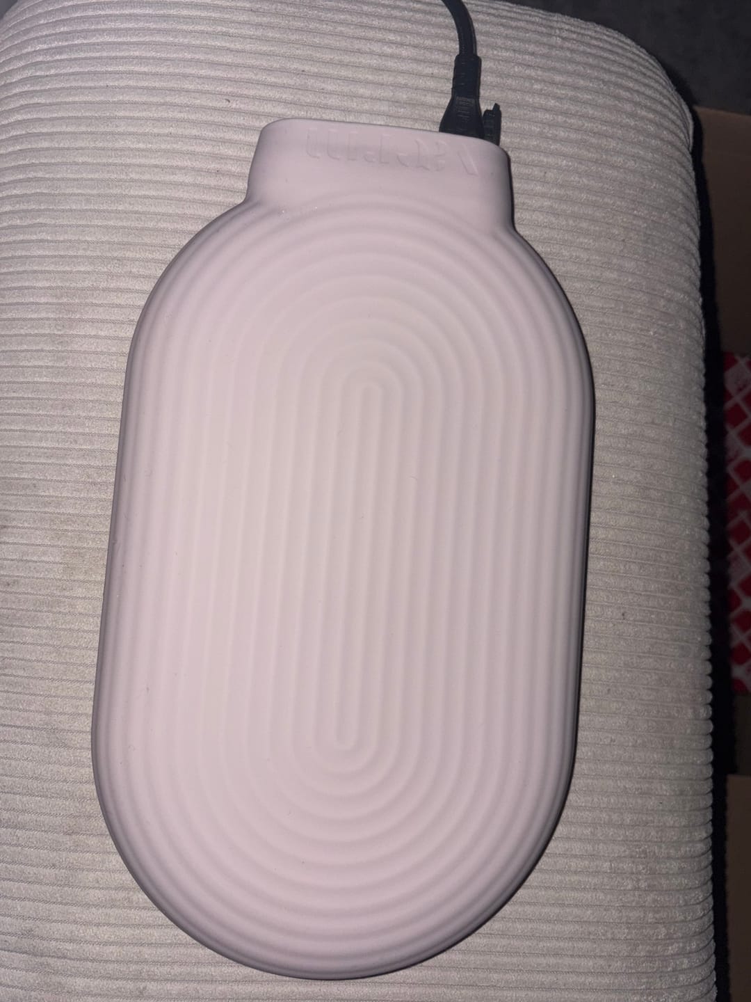 Customer photo review of Vaerm - die erste elektrische Wärmflasche, die sich wie eine echte anfühlt. Kaufen Sie dieses Produkt für ein Leben lang - hergestellt nach deutscher Ingenieurskunst. Auf Sicherheit geprüft und CE-zertifiziert.