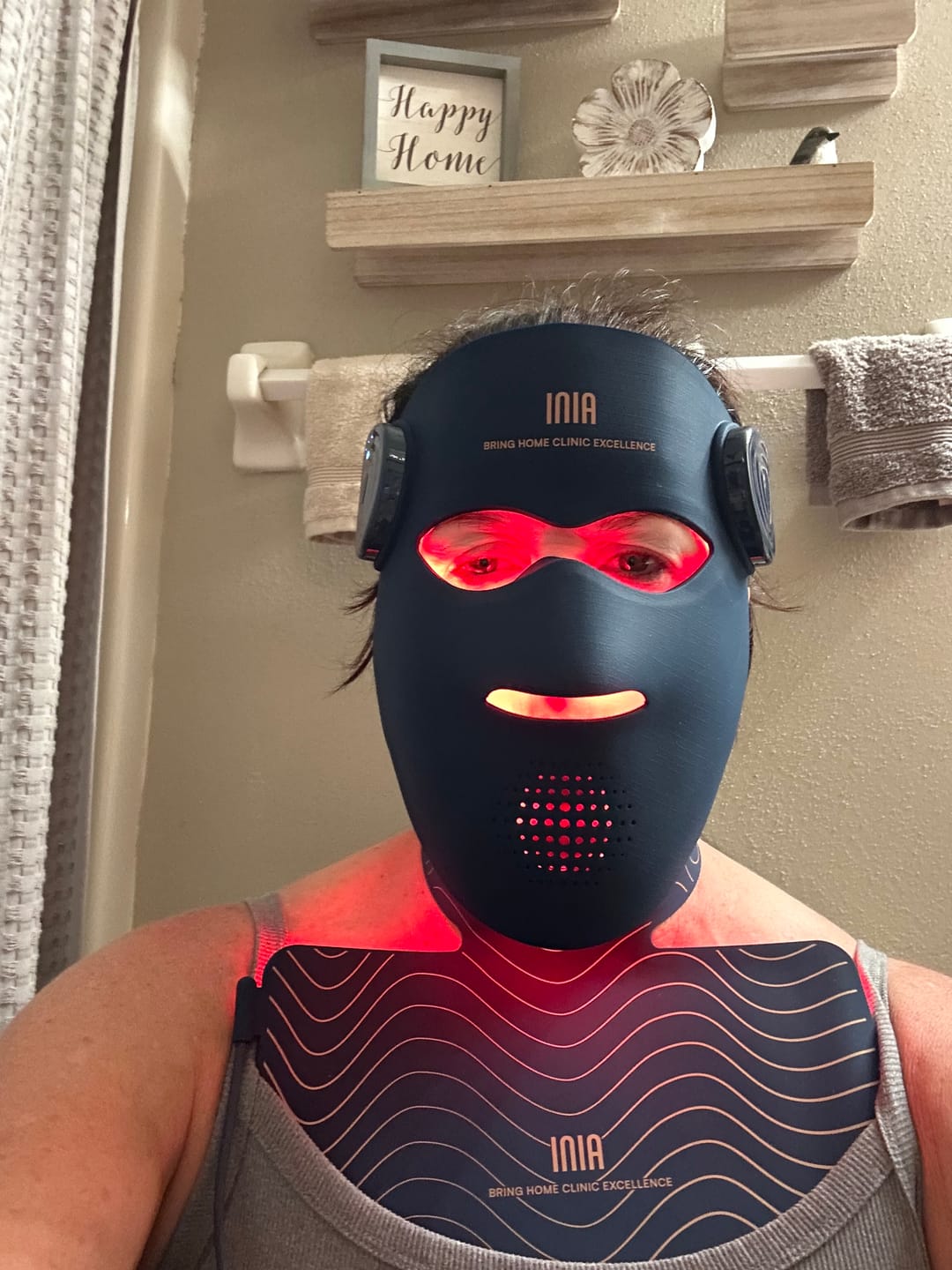 Customer photo review of INIA GLOW 4D 940nm Dual NIR Wireless LED Mask
