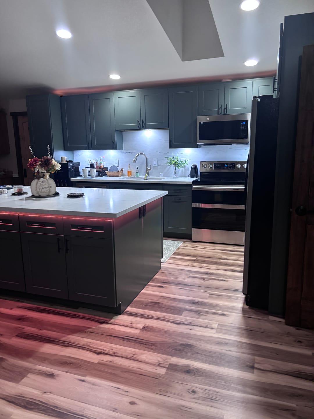 Customer photo review of Jamestown Hickory Brown End Cap