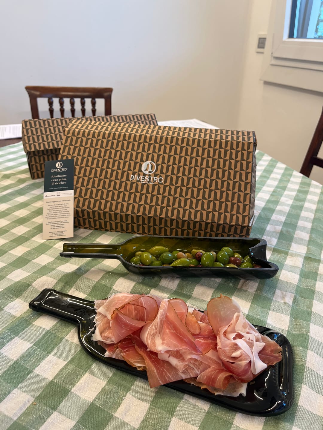 Customer photo review of Vassoio | Bottiglia di vino schiacciata