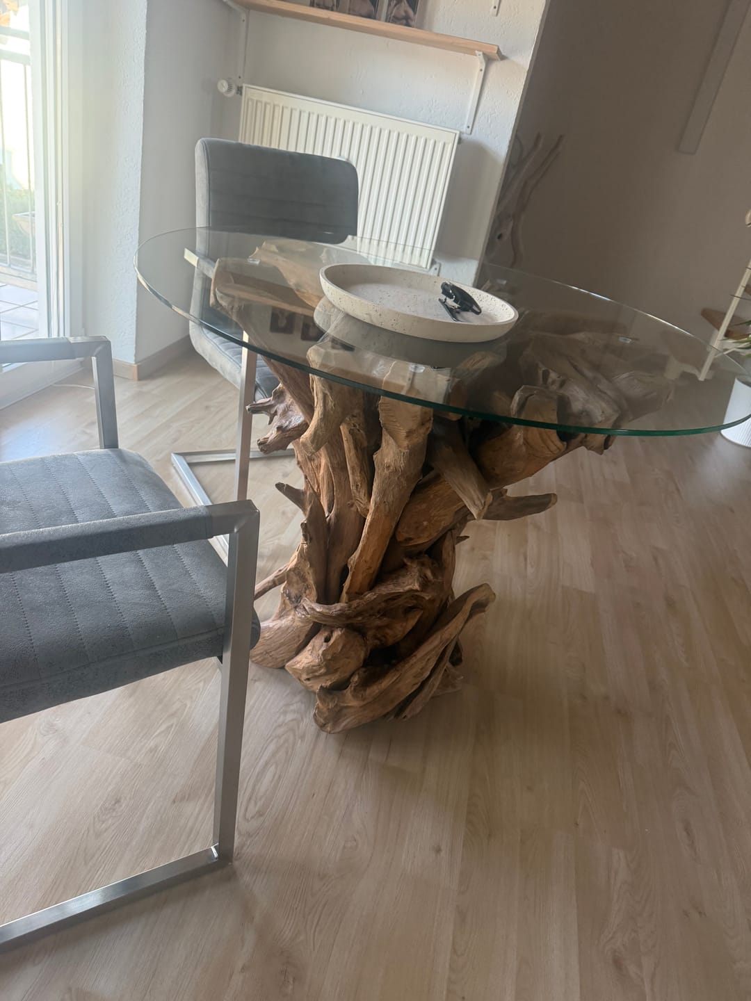 Customer photo review of Wurzelholz Esstisch IKAL inkl. Glasscheibe Ø 100 cm