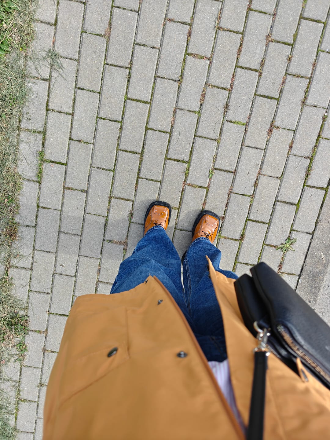 Customer photo review of "Espresso Oxfords, Orange"