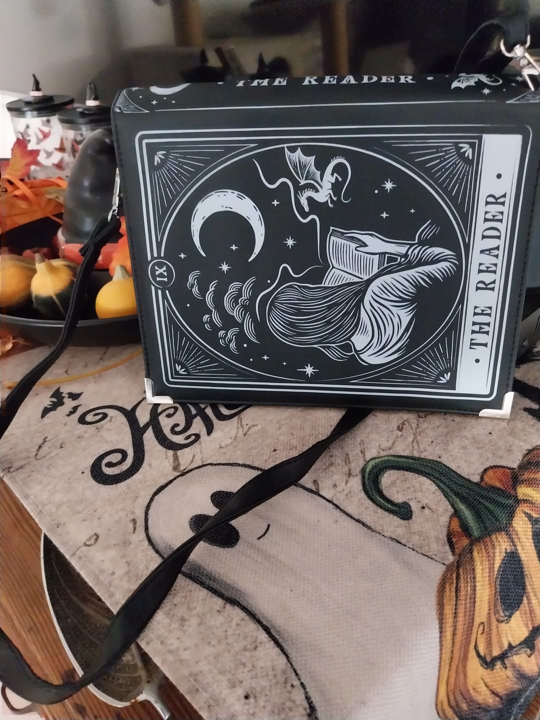 Customer photo review of Umhängetasche im Tarot / Drachen Stil