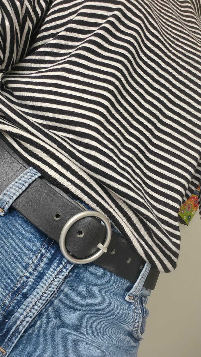 Customer photo review of Sempre - Black Vachetta Leather Waist Belt with Circular Buckle