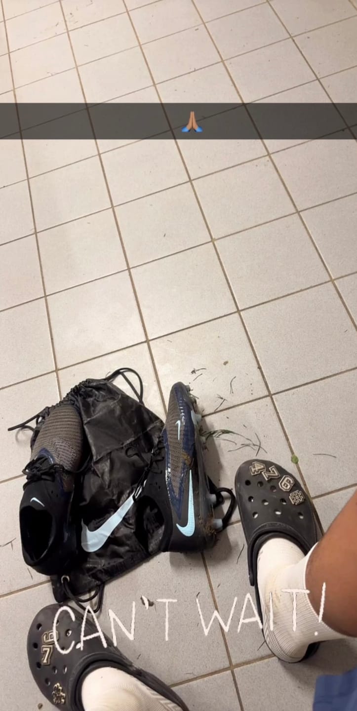 Customer photo review of Nike Phantom 6 Low AG Shadow - Noir/Bleu