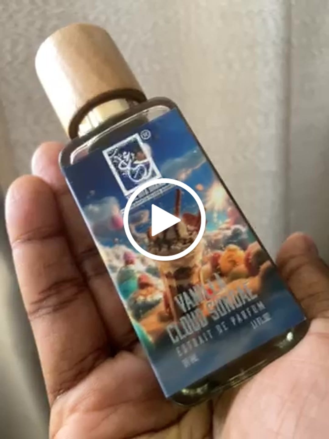 Customer video review of Vanilla Cloud Sundae