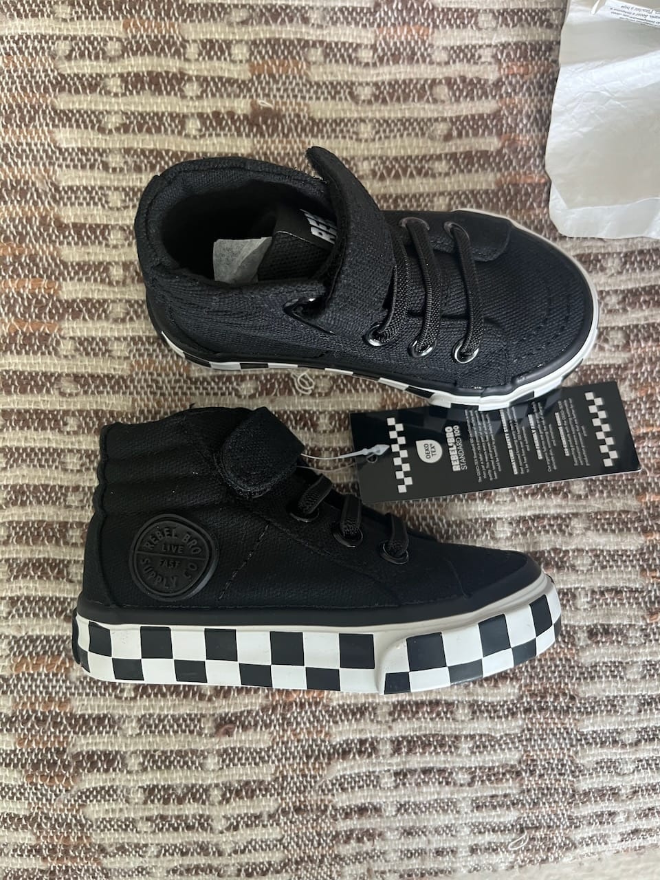 Customer photo review of SK8TR Hi-Top Shoe in Black