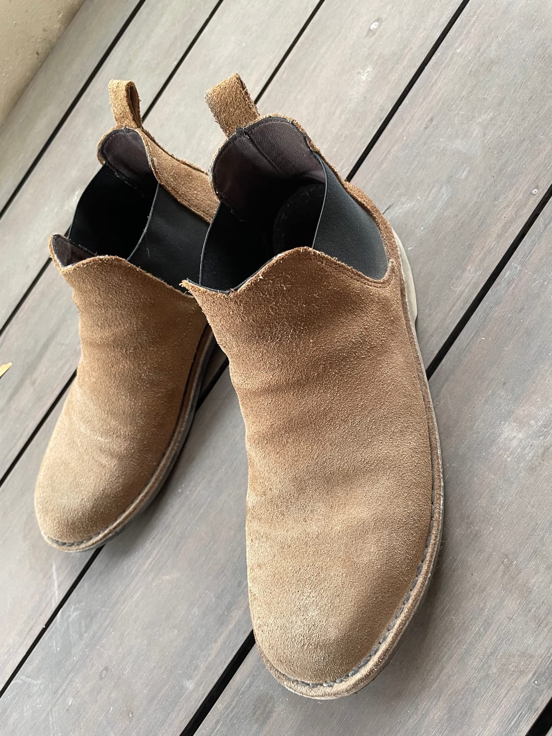 Customer photo review of Chelsea Boot Safari (Black Sole)