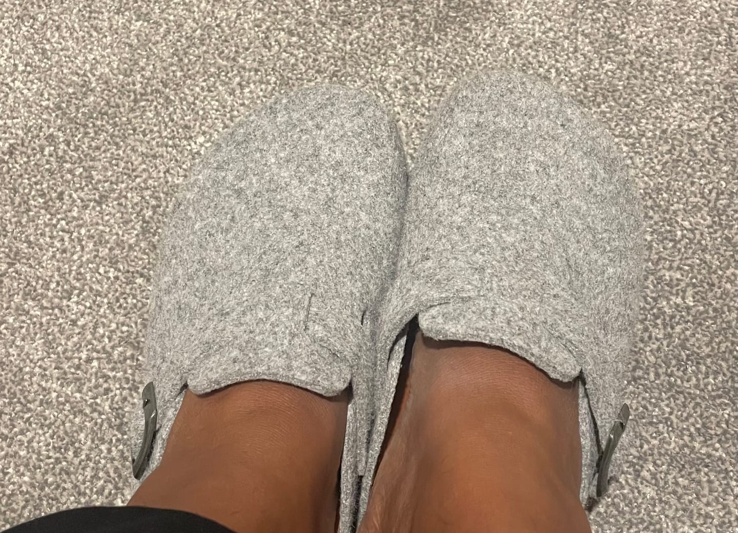 Customer photo review of Taro Recycled Felt Footbed Slippers