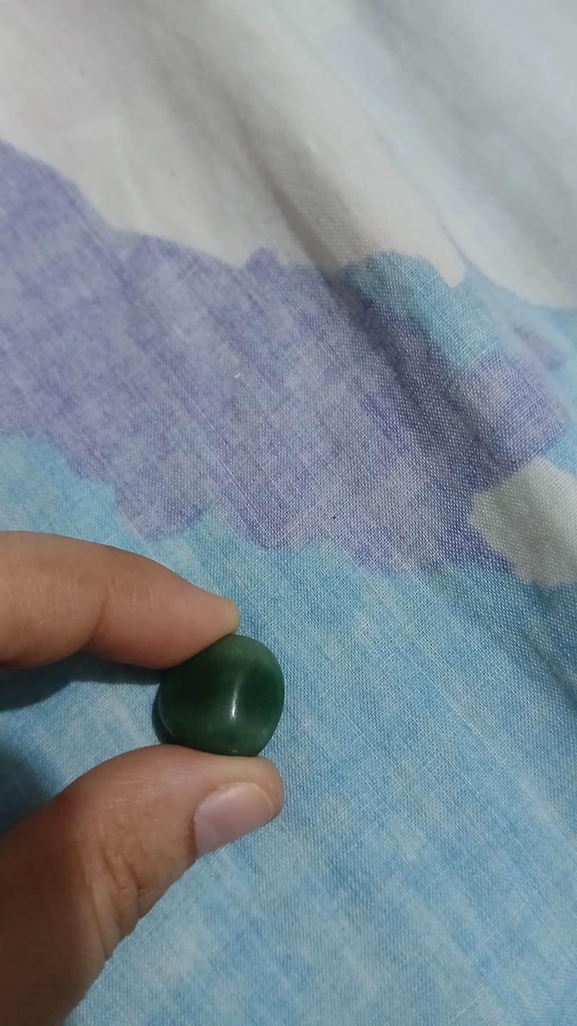 Customer photo review of Aventurina verde piedra natural, cristal de la abundancia
