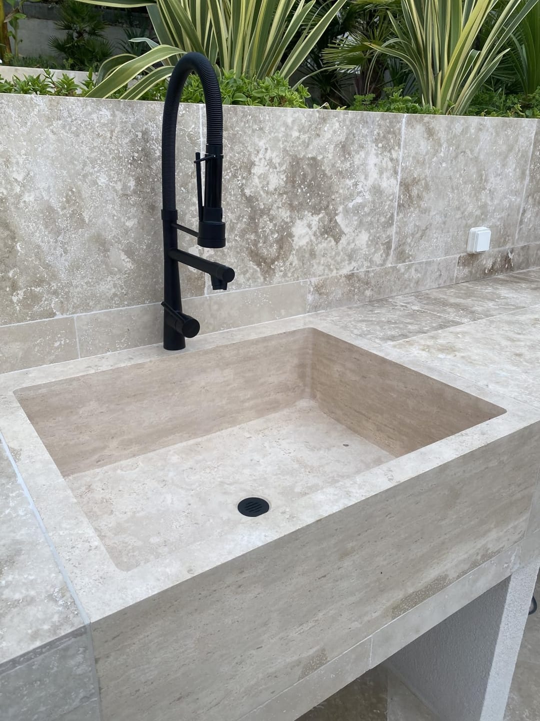 Customer photo review of Arreso - High-Quality Contemporary Commercial Kitchen Faucet with Pull-Down Sprayer