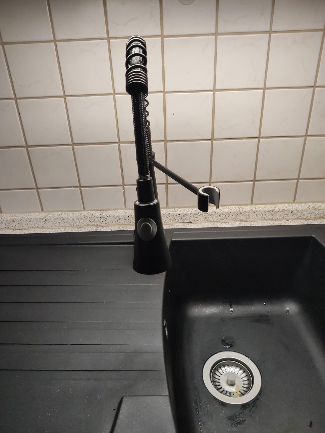 Customer photo review of Molde - Single-Handle Pull-Down Kitchen Faucet in Stainless Steel