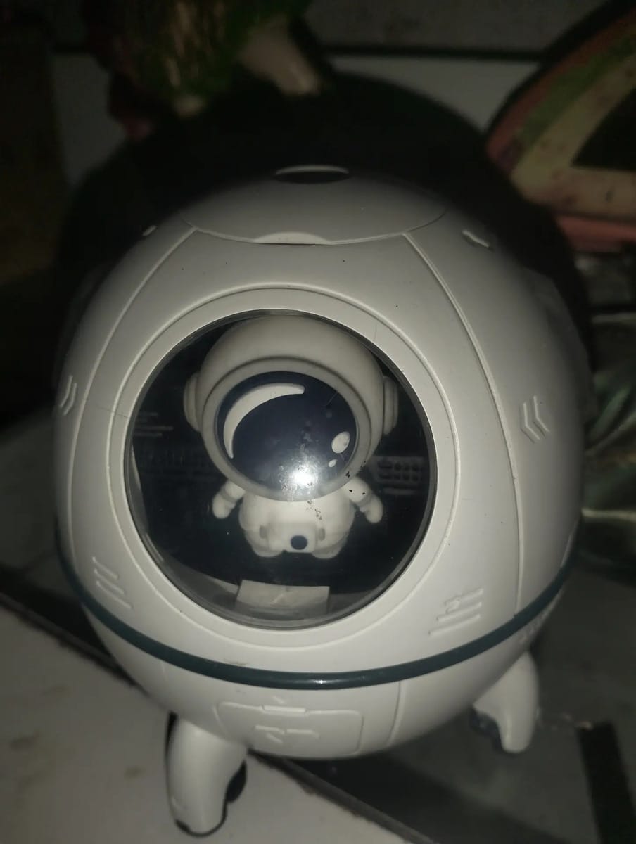 Customer photo review of Humidificador nave astronauta USB