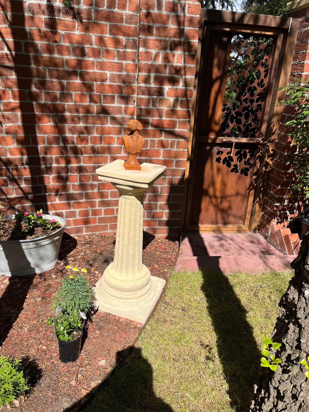 Customer photo review of Colonel Barkley French Provincial Dog Bust in a Shirt, Rust Cast Iron 29cm