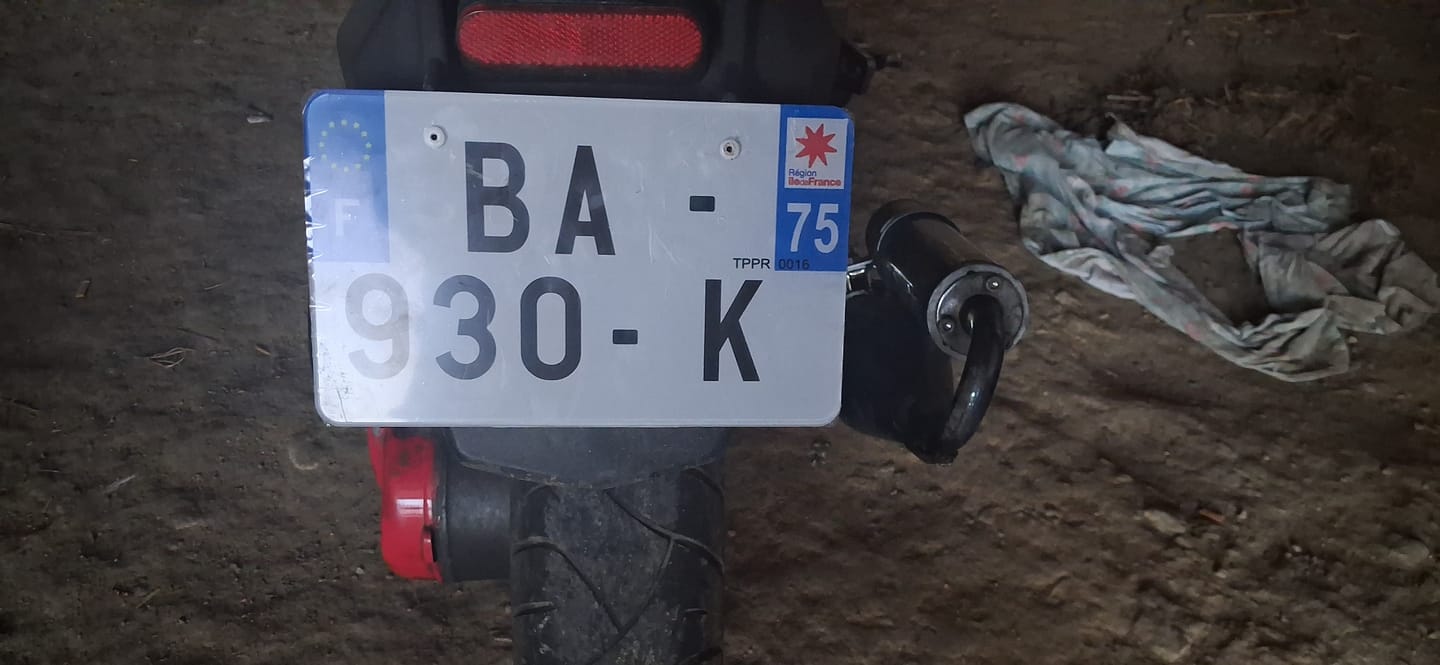 Customer photo review of Plaque moto et scooter plexiglass homologuée