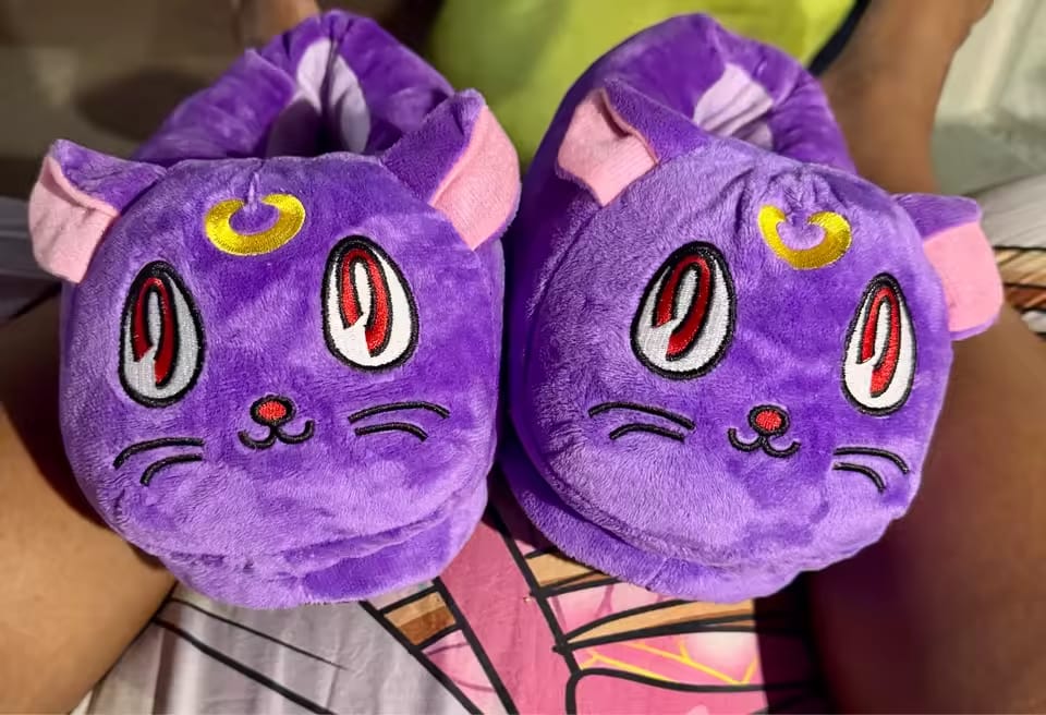 Customer photo review of Chaussons Chat Violet