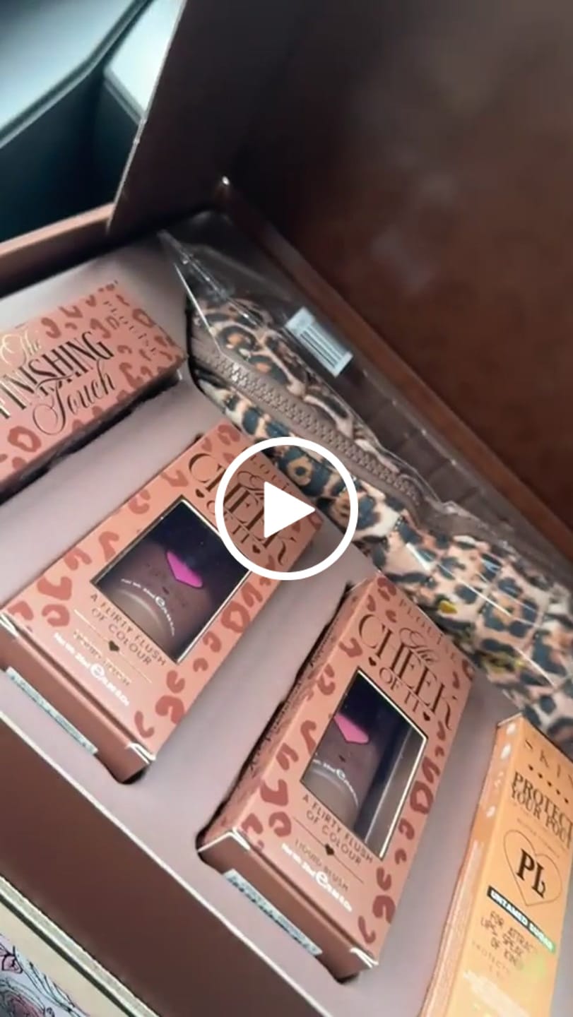 Customer video review of Cheetah Makeup Set