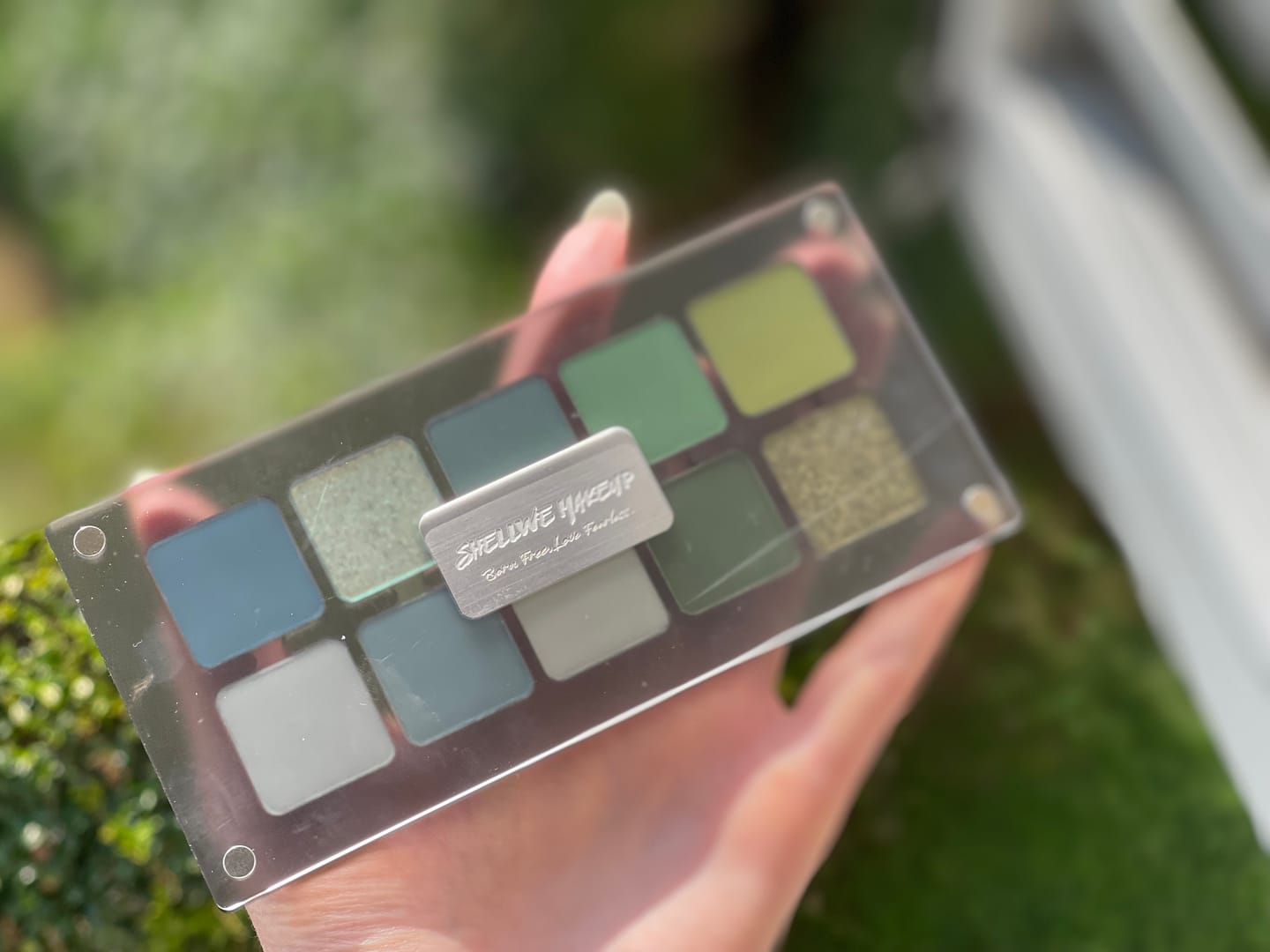 Customer photo review of NEW! Single Pressed Eyeshadow