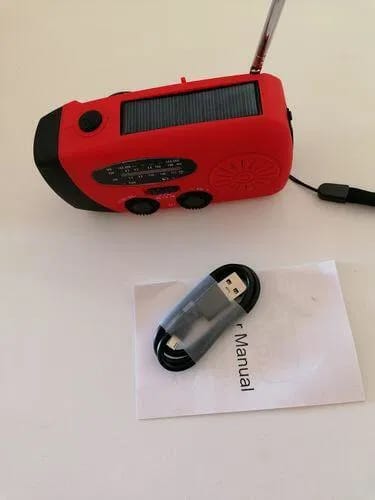 Customer photo review of LichtLotse™ – Licht 3-in-1 Notfallradio mit Solar & Handkurbel