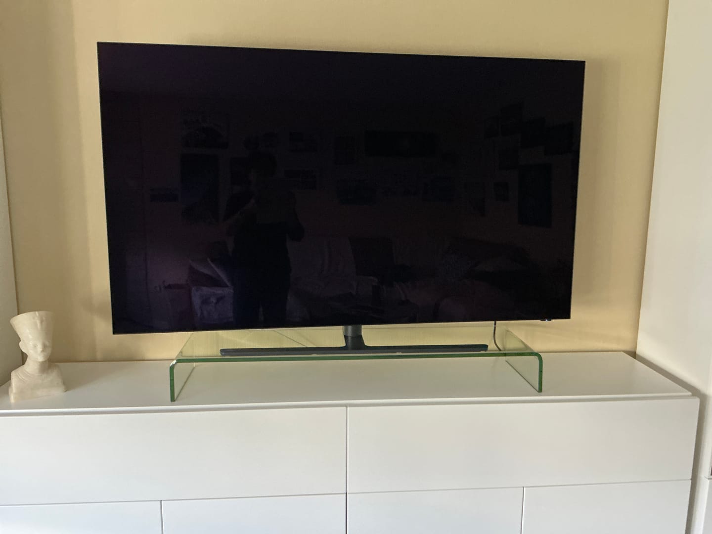 Customer photo review of Glas Aufsatz Erhöhung für TV, Bildschirm, PC, Monitor, Laptop - Klarglas