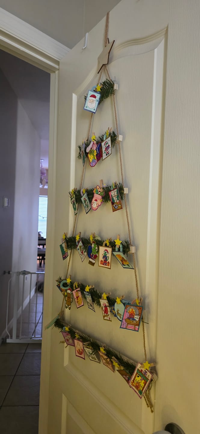 Customer photo review of Ohuhu Christmas Advent Calendar 2026, 24 Days Countdown Gift Kit