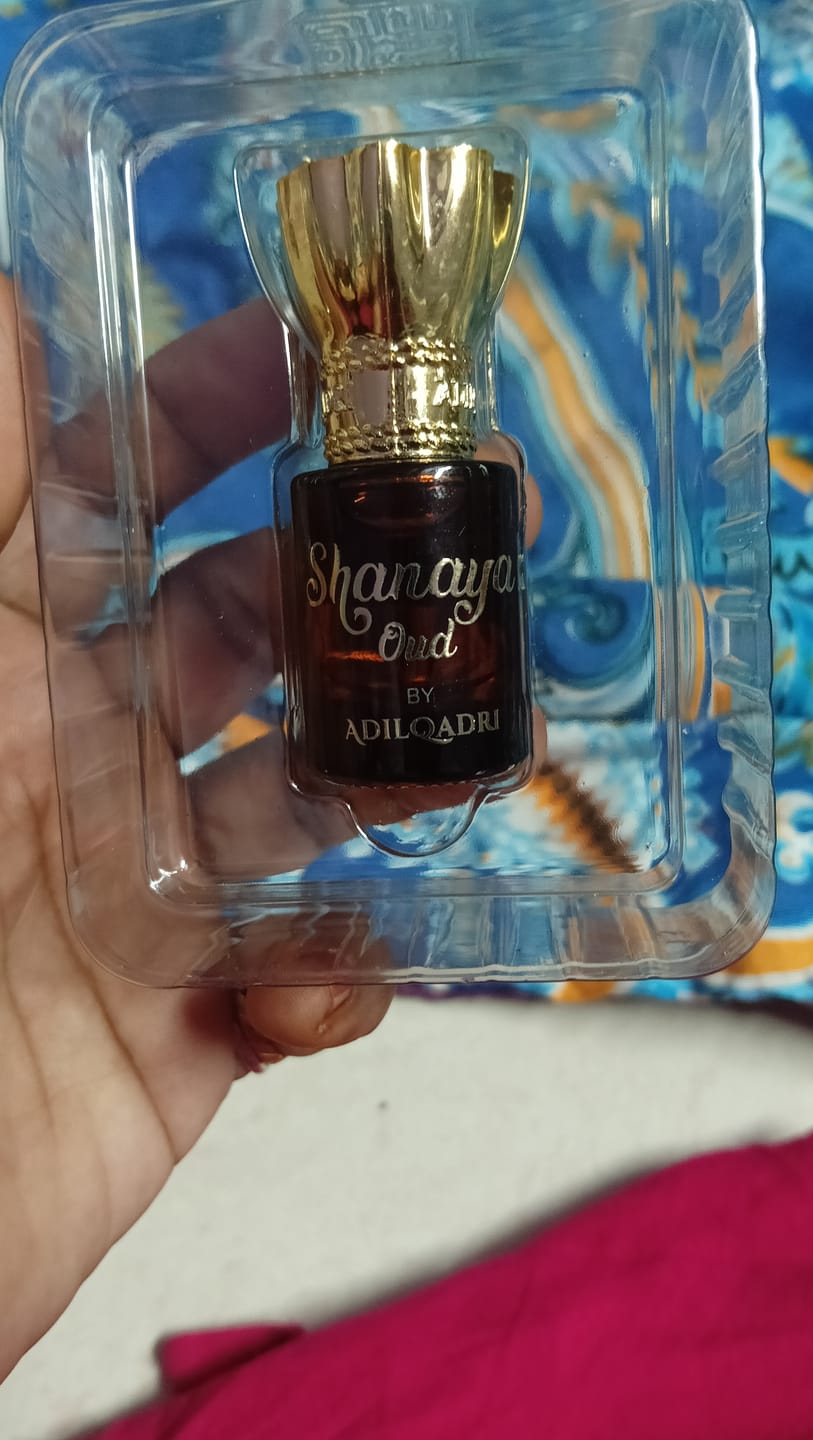 Customer photo review of Shanaya Oud Luxury Attar Perfume