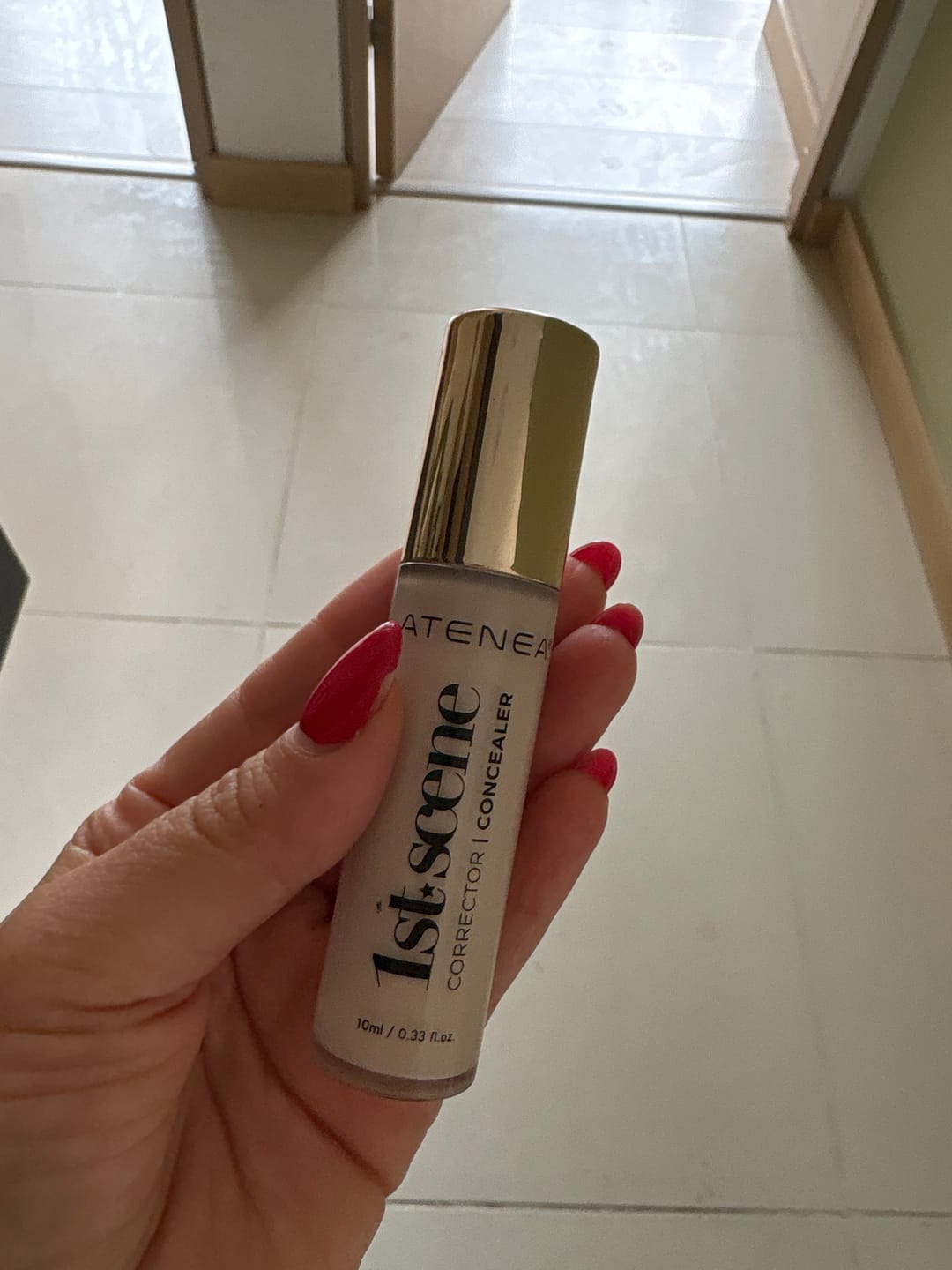Customer photo review of CORRECTOR  LÍQUIDO  1ST SCENE