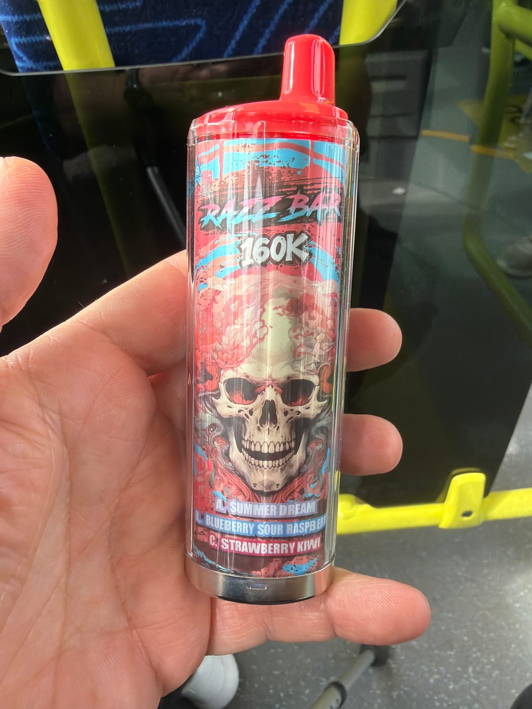 Customer photo review of RAZZ BAR 160K puffs | Triple sabor