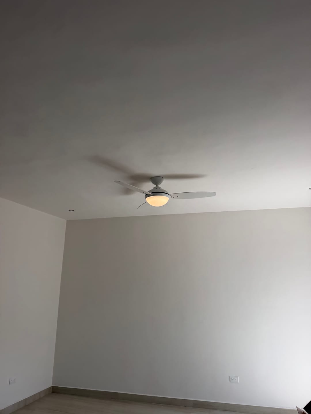 Customer photo review of Ventilador de Techo Elevé Comfort M2 3 Aspas 52 Pulgadas