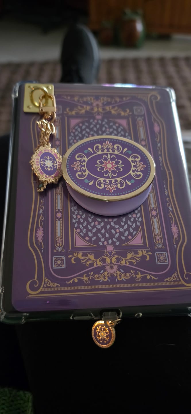 Customer photo review of Literati eReader Sticker Insert - Wisteria