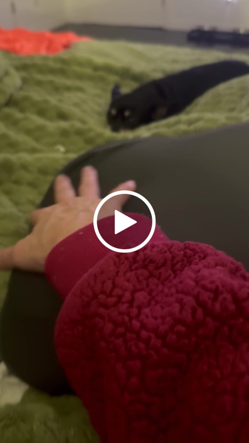 Customer video review of Cloud Cooling Pillowcase