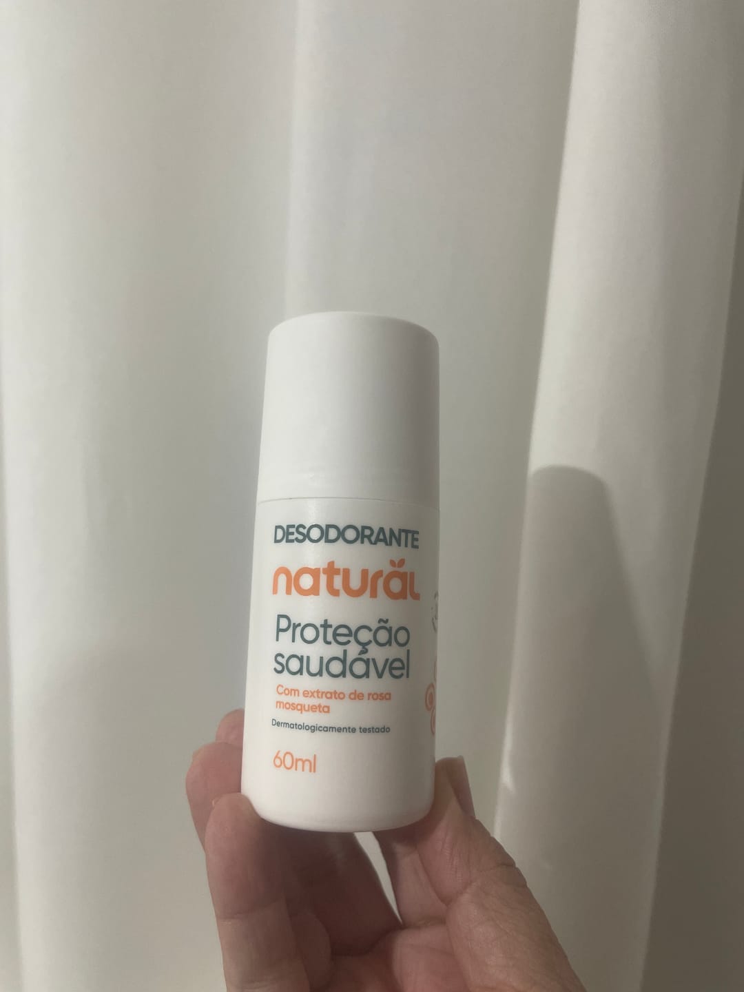 Customer photo review of Desodorante Roll-on Natural Sem Alumínio com Rosa Mosqueta 60 ml
