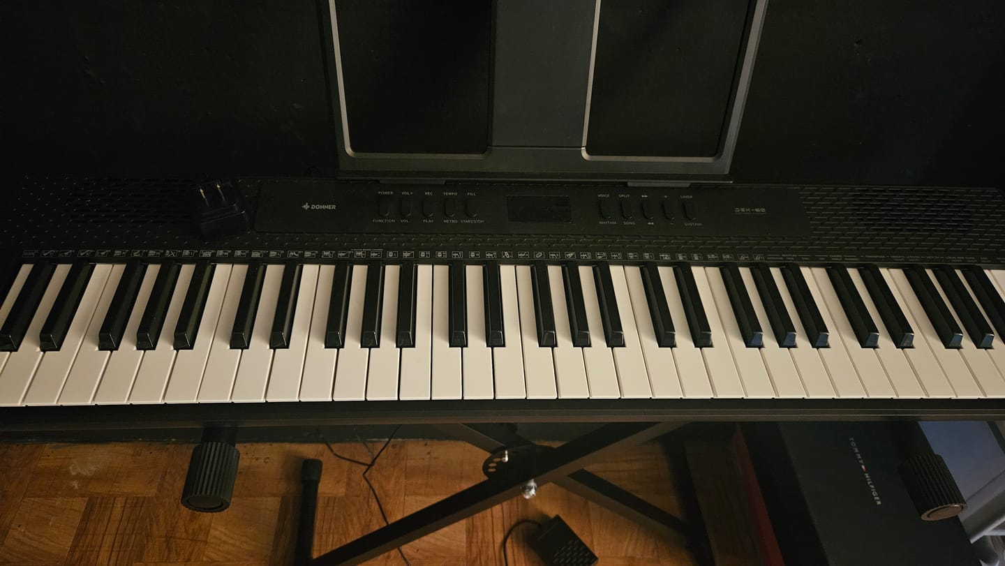 Customer photo review of Donner DEK-60 Teclado electrónico de 61 teclas