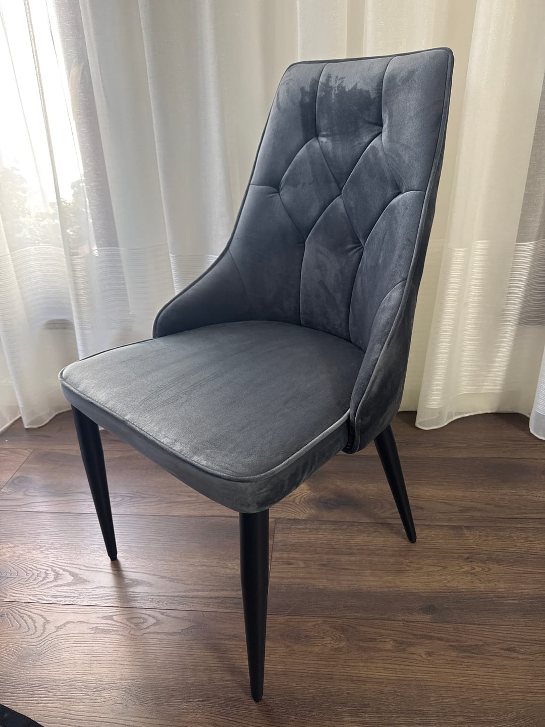 Customer photo review of Scaun K365, gri/negru, stofa catifelata/metal, 52x57x90 cm