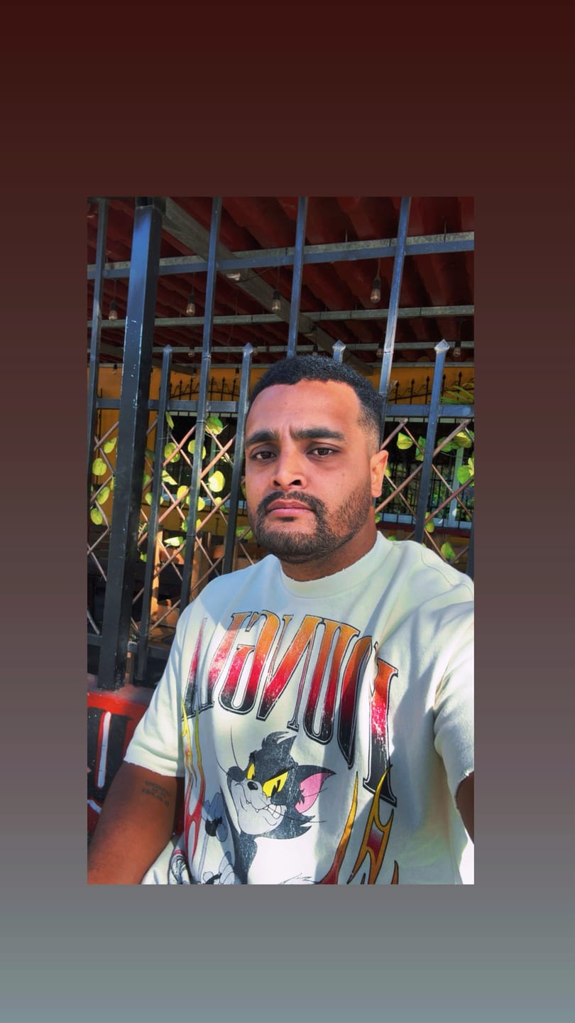 Customer photo review of 5047 - Tom & Jerry Pullover