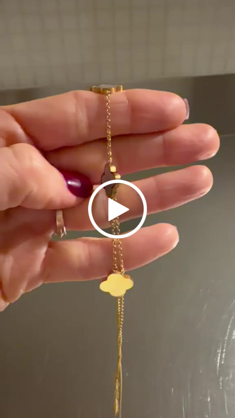 Customer video review of Three Clovers Kette | 18K vergoldet