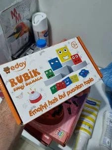 Customer photo review of Rubik Emoji Oyun Seti