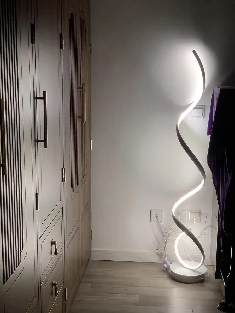 Customer photo review of Spiral LED Floor Lamp, Aluminium and Acrylic, 133 cm, Plug In