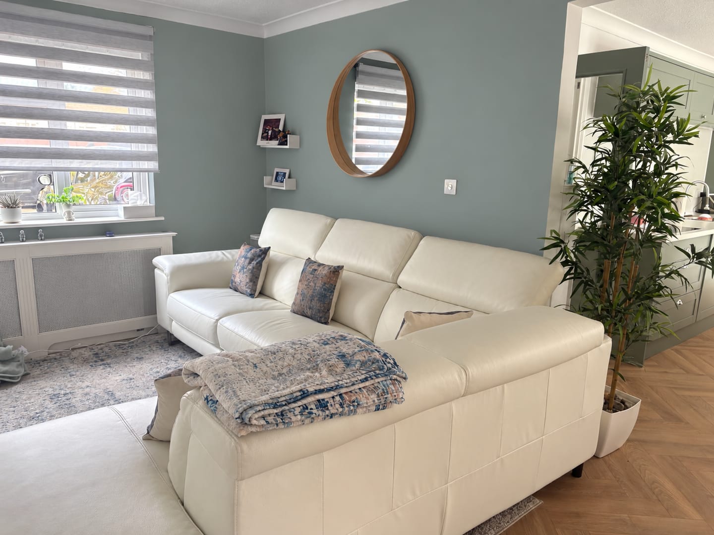 Customer photo review of Viserba 2 Corner 3 Power End Reclining Chaise, White Leather