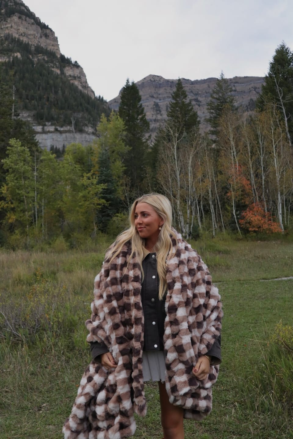 Customer photo review of Hugs Milk Chocolate Gingham Blanket