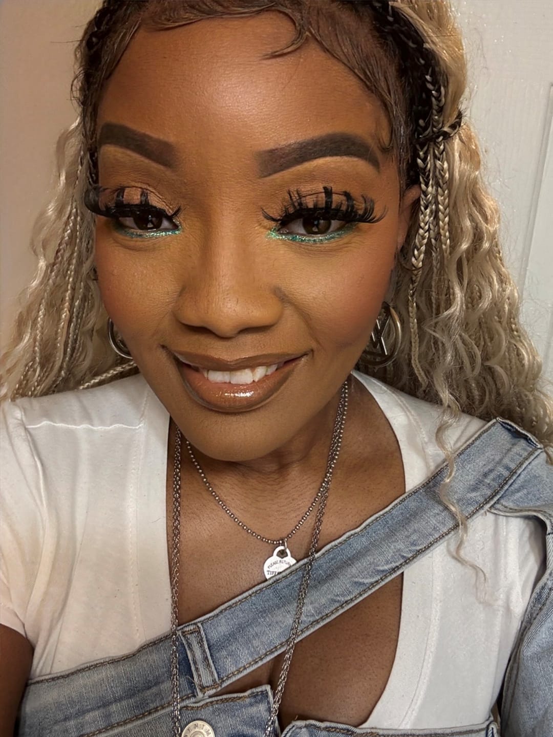 Customer photo review of Bohemian Knotless Braid Wig, Full Lace, Waist, Color 613 mix - ZARA