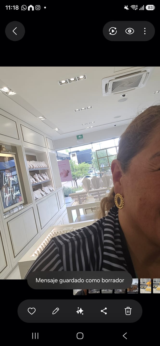 Customer photo review of Par Arete Ovalo Con Centro
