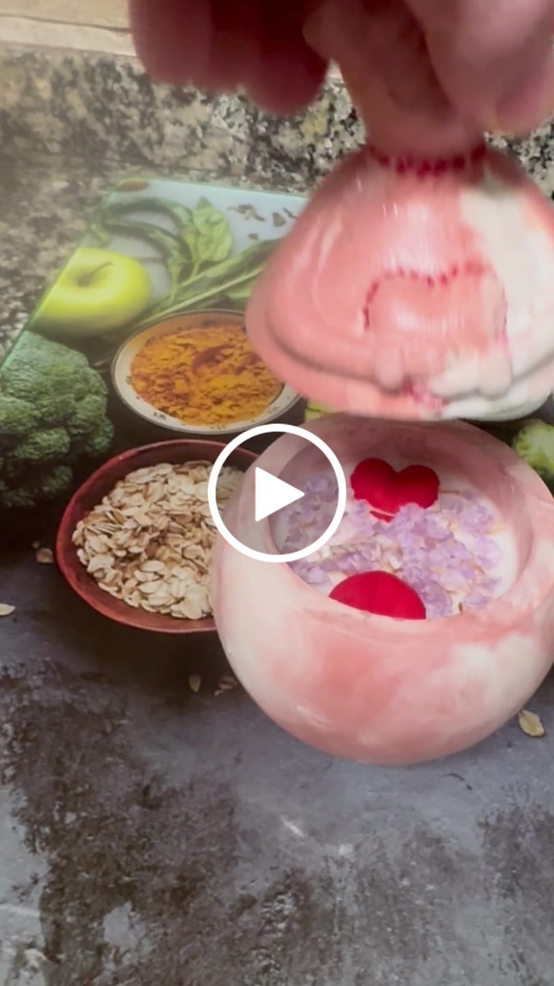 Customer video review of Fragancia BULGARY ROSE & AGARWOOD