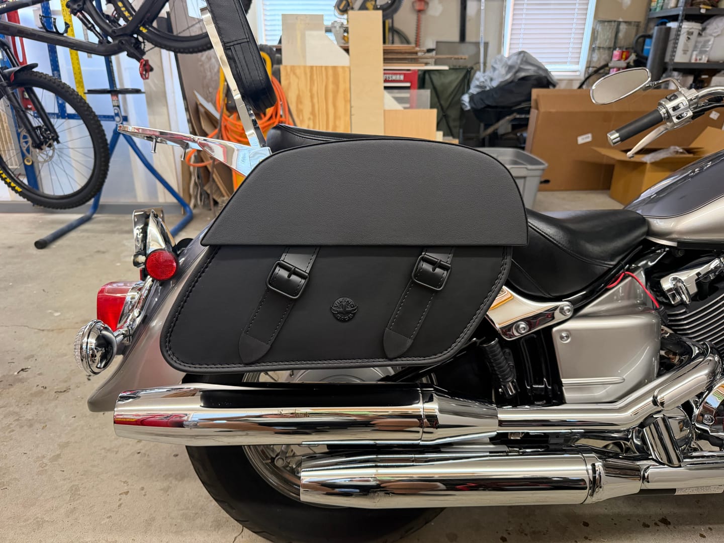Customer photo review of 28L - Baelor Medium Hard Mount Yamaha V Star 650 Classic XVS65A Motorcycle Saddlebags