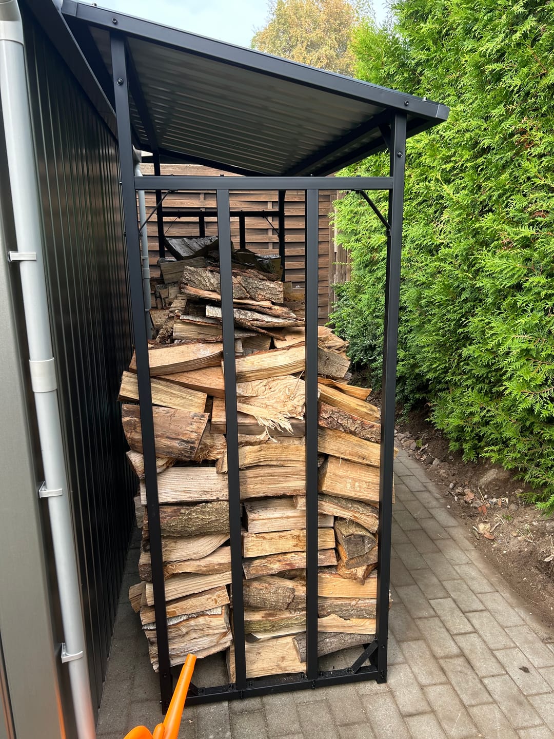 Customer photo review of Gartenzeit® Premium Kaminholzregal für den Außenbereich – 70 cm / 105 cm, extra stabil & wetterfest