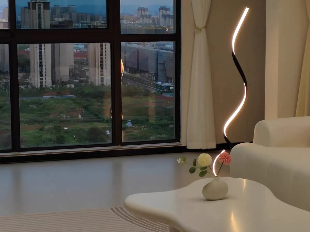 Customer photo review of Spiral LED Floor Lamp, Aluminium and Acrylic, 133 cm, Plug In