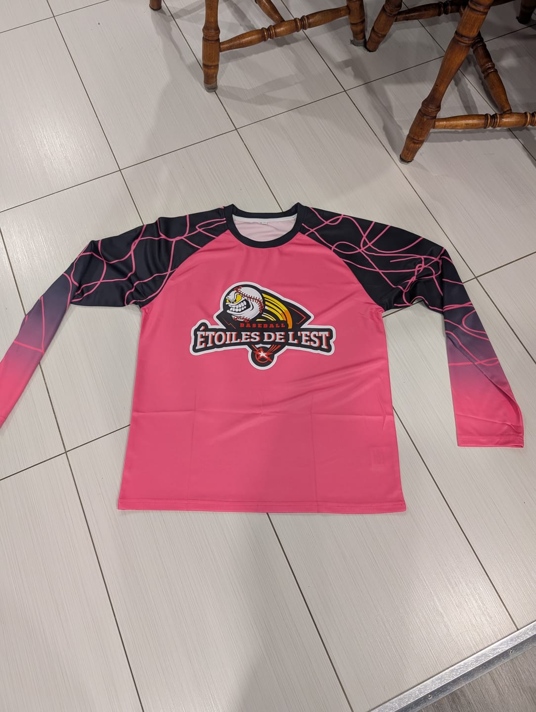 Customer photo review of Custom Pink Black Tangled Lines Pattern Raglan Long Sleeve Performance T-Shirt