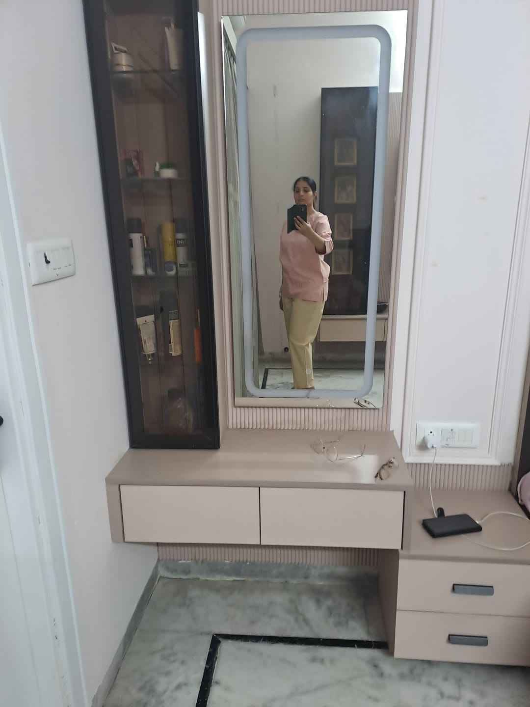Customer photo review of Women Salmon Pink Airy Linen V-Neck Short Kurta