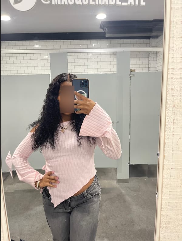 Customer photo review of Wavymy Pre-Bleached HD Lace Wear & Go Pre-Cut Wigs Dome Cap Glueless Water Wave 7x5 Lace Closure Wig 180% Density