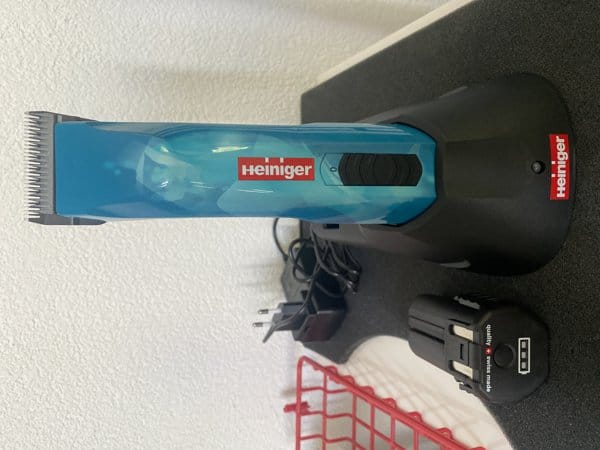 Customer photo review of Masina de tuns caini Heiniger Opal cu 2 baterii si cutit #10